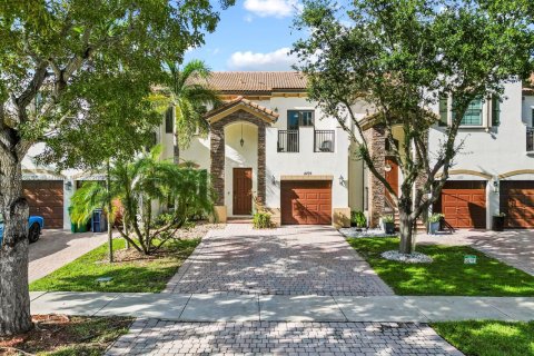 Купить таунхаус в Хомстед, Флорида 3 спальни, 172.52м2, № 1946398 - фото 1