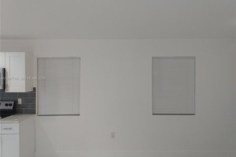 Купить виллу или дом в Уэст-Палм-Бич, Флорида 3 спальни, 94.76м2, № 1995458 - фото 28