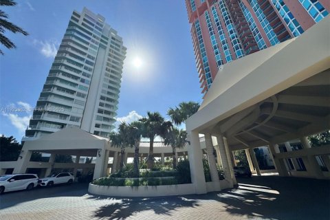 Condominio en venta en Miami Beach, Florida, 3 dormitorios, 144.83 m2 № 1982080 - foto 17