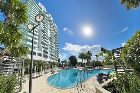 Condominio en venta en Miami Beach, Florida, 3 dormitorios, 144.83 m2 № 1982080 - foto 16