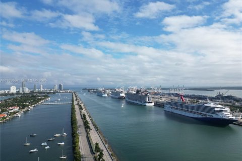 Condominio en venta en Miami Beach, Florida, 3 dormitorios, 144.83 m2 № 1982080 - foto 20
