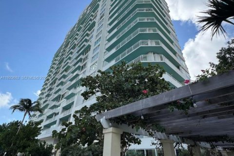 Condominio en venta en Miami Beach, Florida, 3 dormitorios, 144.83 m2 № 1982080 - foto 15