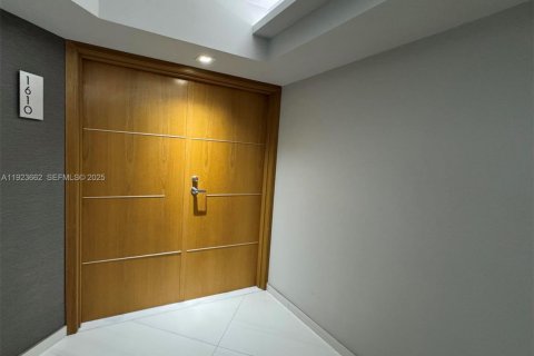 Condominio en venta en Miami Beach, Florida, 3 dormitorios, 144.83 m2 № 1982080 - foto 13