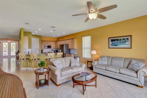 House in BELLALAGO in Kissimmee, Florida 4 bedrooms, 333.61 sq.m. № 1767479 - photo 5