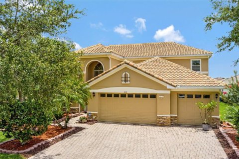 House in BELLALAGO in Kissimmee, Florida 4 bedrooms, 333.61 sq.m. № 1767479 - photo 1