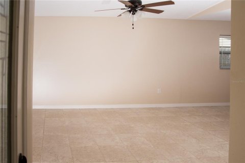 House in Tampa, Florida 3 bedrooms, 137.12 sq.m. № 1899867 - photo 8