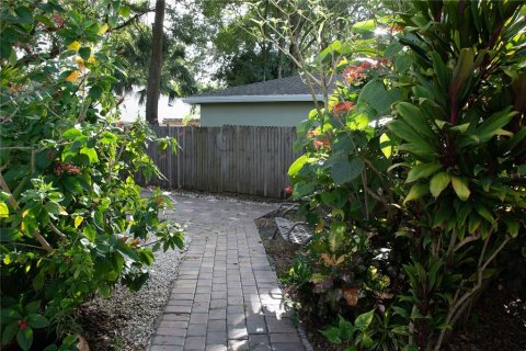 House in Tampa, Florida 3 bedrooms, 137.12 sq.m. № 1899867 - photo 17