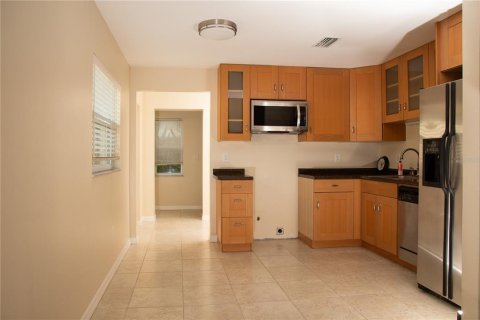 House in Tampa, Florida 3 bedrooms, 137.12 sq.m. № 1899867 - photo 6