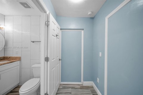 Купить виллу или дом в Лихай-Эйкерс, Флорида 5 спален, 192.4м2, № 2026014 - фото 21