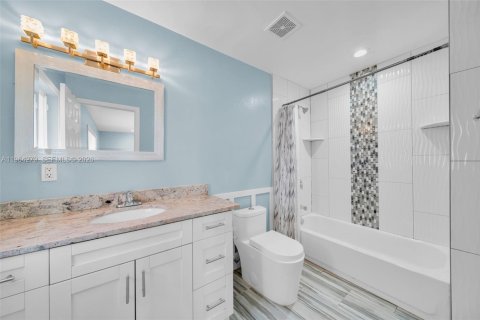 Купить виллу или дом в Лихай-Эйкерс, Флорида 5 спален, 192.4м2, № 2026014 - фото 14