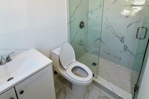 Снять в аренду виллу или дом в Майами, Флорида 4 спальни, 106.84м2, № 2004777 - фото 10