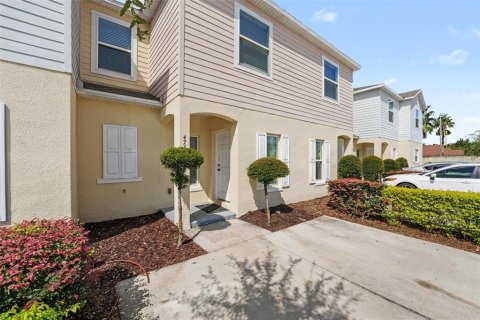 Adosado en venta en Kissimmee, Florida, 3 dormitorios, 163.69 m2 № 2428716 - foto 2