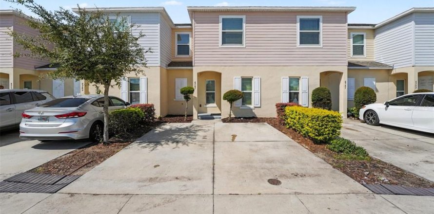 Adosado en Kissimmee, Florida 3 dormitorios, 163.69 m2 № 2428716
