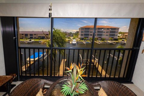 Copropriété à vendre à Punta Gorda, Floride: 2 chambres, 113.9 m2 № 2148687 - photo 14