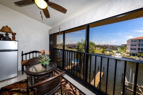 Copropriété à vendre à Punta Gorda, Floride: 2 chambres, 113.9 m2 № 2148687 - photo 16