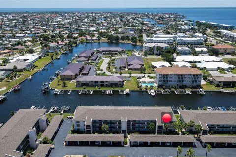 Condo à Punta Gorda, Floride, 2 chambres  № 2148687