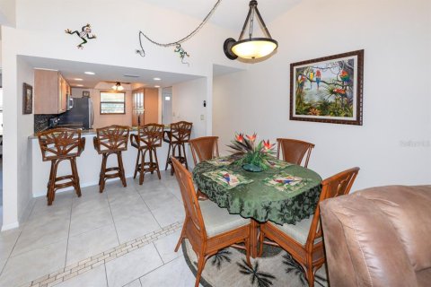 Copropriété à vendre à Punta Gorda, Floride: 2 chambres, 113.9 m2 № 2148687 - photo 8