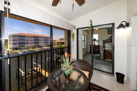 Copropriété à vendre à Punta Gorda, Floride: 2 chambres, 113.9 m2 № 2148687 - photo 15