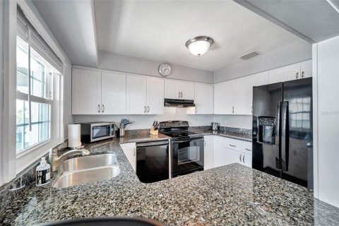 Copropriété à vendre à Saint Petersburg, Floride: 2 chambres, 94.57 m2 № 1723391 - photo 18