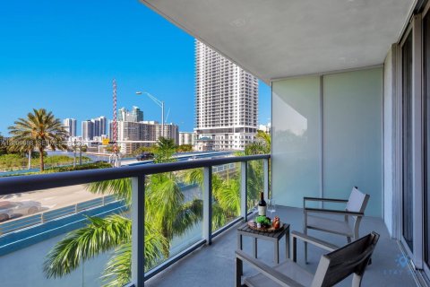Condo in Hallandale Beach, Florida, 2 bedrooms  № 2073258 - photo 2