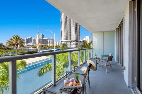 Condo in Hallandale Beach, Florida, 2 bedrooms  № 2073258 - photo 6