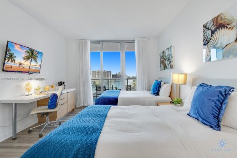 Condo in Hallandale Beach, Florida, 2 bedrooms  № 2073258 - photo 3