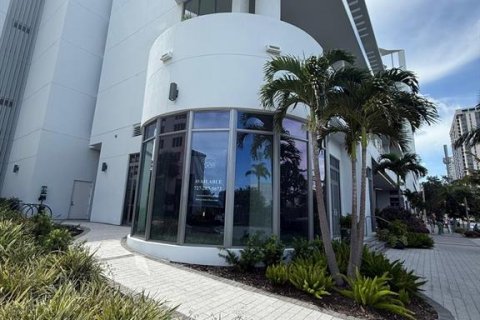 Propiedad comercial en alquiler en Saint Petersburg, Florida, 138.89 m2 № 1906711 - foto 9
