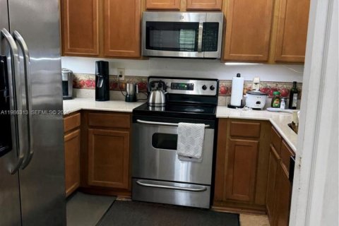 Copropriété à louer à Pembroke Pines, Floride: 2 chambres, 103.59 m2 № 2046629 - photo 4