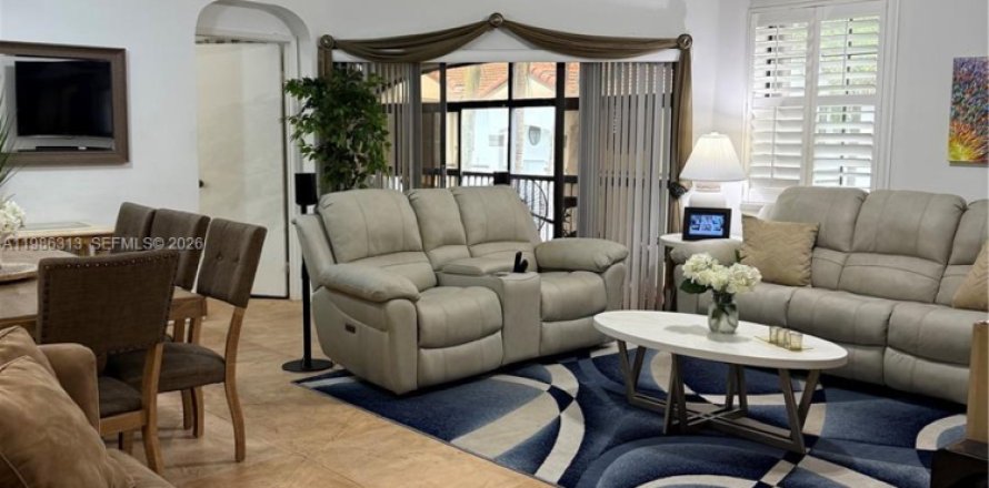 Condo à Pembroke Pines, Floride, 2 chambres  № 2046629