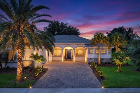House in Davenport, Florida 4 bedrooms, 292.18 sq.m. № 2358510