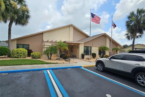 Condominio en venta en Zephyrhills, Florida, 2 dormitorios, 110.55 m2 № 1686985 - foto 23