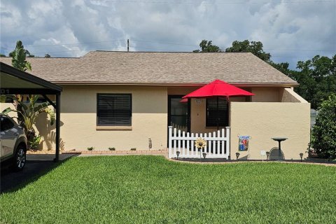 Condominio en venta en Zephyrhills, Florida, 2 dormitorios, 110.55 m2 № 1686985 - foto 1