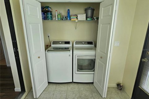 Condominio en venta en Zephyrhills, Florida, 2 dormitorios, 110.55 m2 № 1686985 - foto 21