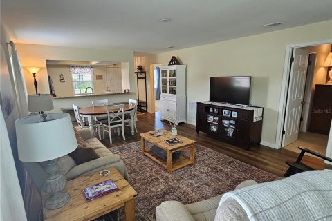 Condominio en venta en Zephyrhills, Florida, 2 dormitorios, 110.55 m2 № 1686985 - foto 7