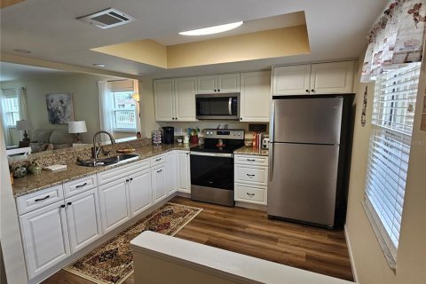 Condominio en venta en Zephyrhills, Florida, 2 dormitorios, 110.55 m2 № 1686985 - foto 9