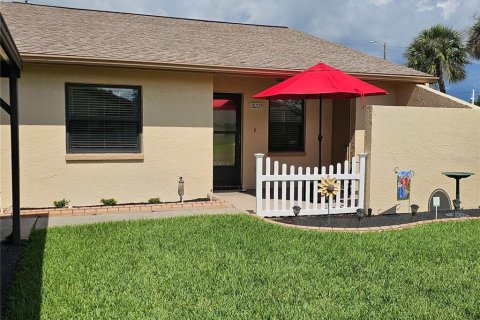 Condominio en venta en Zephyrhills, Florida, 2 dormitorios, 110.55 m2 № 1686985 - foto 3