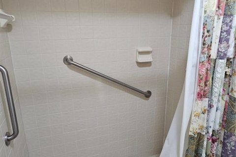 Condominio en venta en Zephyrhills, Florida, 2 dormitorios, 110.55 m2 № 1686985 - foto 16