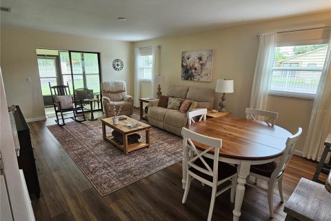 Condominio en venta en Zephyrhills, Florida, 2 dormitorios, 110.55 m2 № 1686985 - foto 8