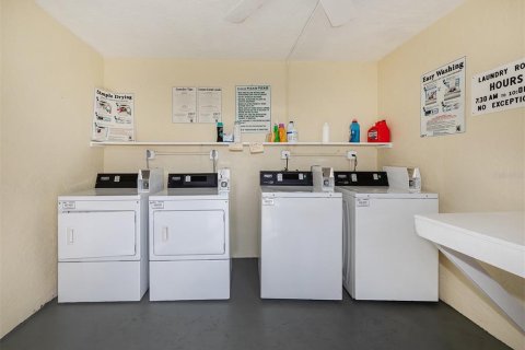 Купить кондоминиум в Венеция, Флорида 7 комнат, 61.32м2, № 1914905 - фото 23