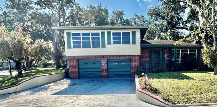 Casa en Auburndale, Florida 4 dormitorios, 210.8 m2 № 1626108