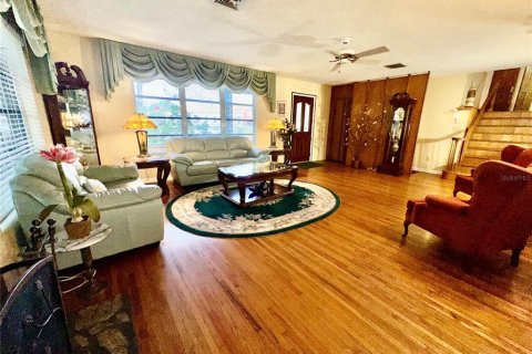 Casa en venta en Auburndale, Florida, 4 dormitorios, 210.8 m2 № 1626108 - foto 7