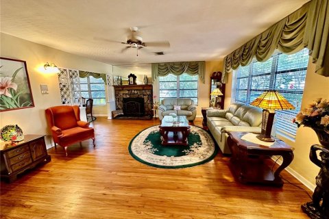 Casa en venta en Auburndale, Florida, 4 dormitorios, 210.8 m2 № 1626108 - foto 8