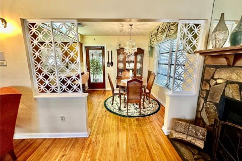 Casa en venta en Auburndale, Florida, 4 dormitorios, 210.8 m2 № 1626108 - foto 3