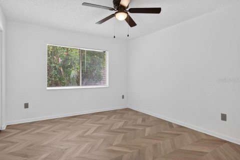 House in Palm Coast, Florida 4 bedrooms, 213.58 sq.m. № 1792806 - photo 13