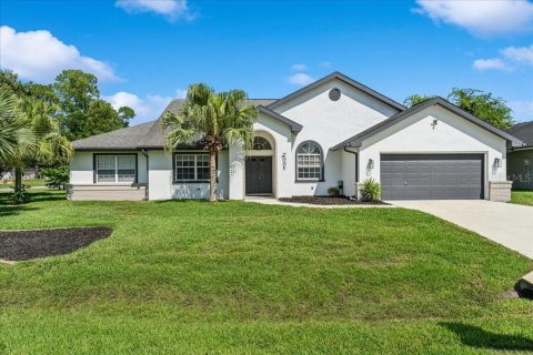 House in Palm Coast, Florida 4 bedrooms, 213.58 sq.m. № 1792806 - photo 2