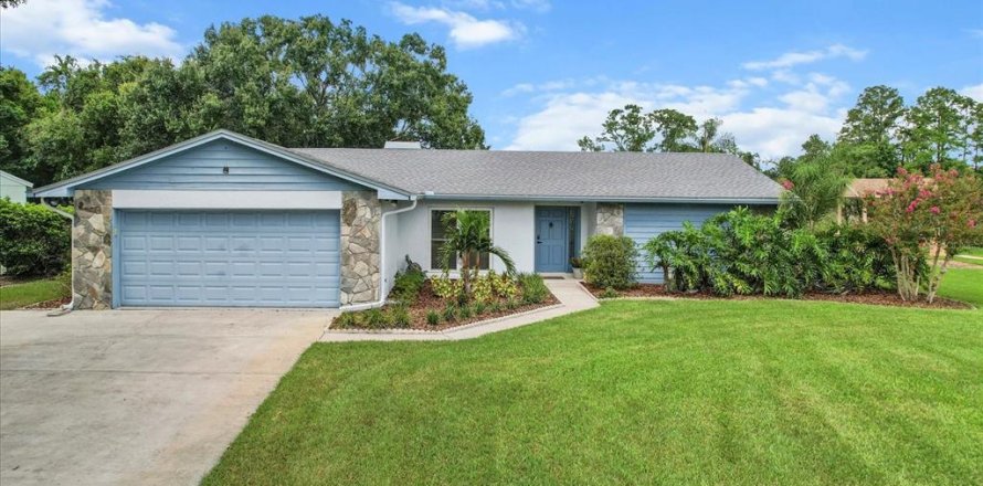 House in Lutz, Florida 3 bedrooms, 164.34 sq.m. № 1844555