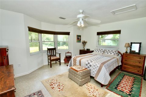 House in DeLand, Florida 3 bedrooms, 197.6 sq.m. № 1767924 - photo 25