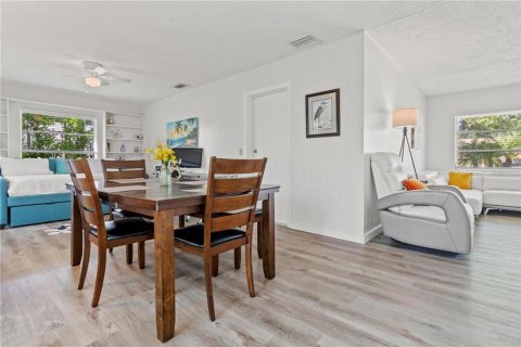 Villa ou maison à louer à Clearwater, Floride: 3 chambres, 123.19 m2 № 2414971 - photo 9
