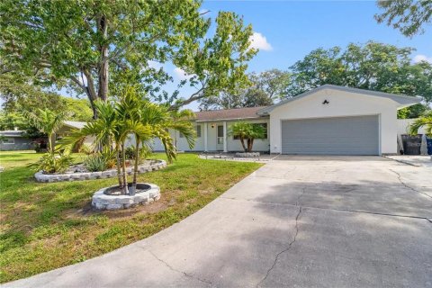 Villa ou maison à louer à Clearwater, Floride: 3 chambres, 123.19 m2 № 2414971 - photo 2