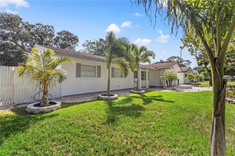 Villa ou maison à louer à Clearwater, Floride: 3 chambres, 123.19 m2 № 2414971 - photo 4